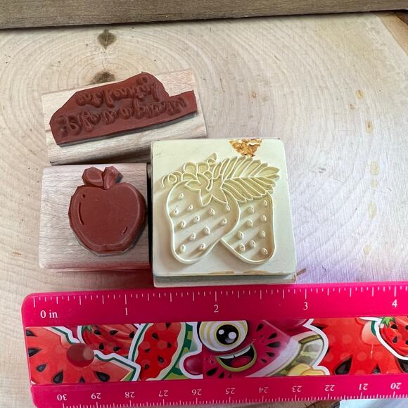 Rubber Stamp Strawberry-Apple-picnic phrase - Picture 2 of 2
